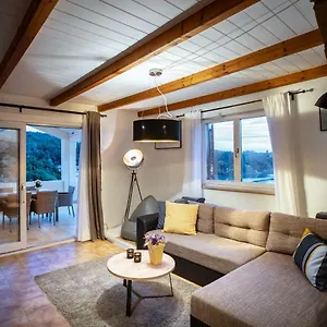 beach-suite-nina.primorje-gorskikotar.com/